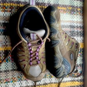 Oboz brand hiking shoes